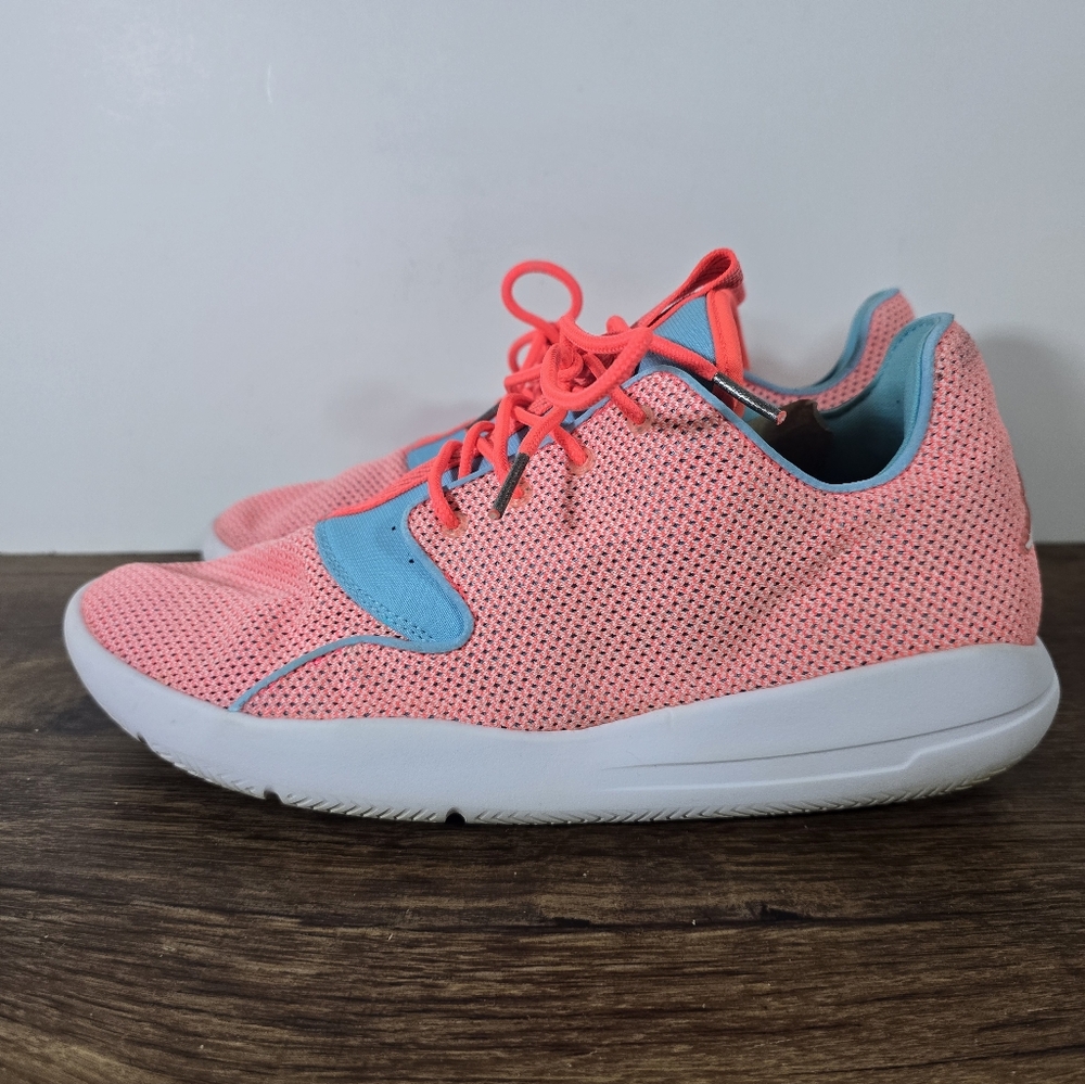 Nike Air Jordan Eclipse sneakers in a coral or pink mesh size 9 Youth